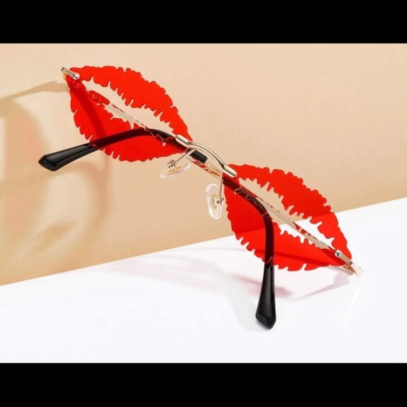 Shades/Sunglasses - Picture 2 of 4